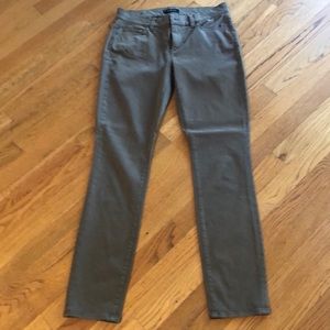 Ann Taylor khaki skinny modern size 6